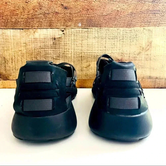 NWOT Nike Roshe Run Woven 2.0 Sneakers - Picture 6 of 10